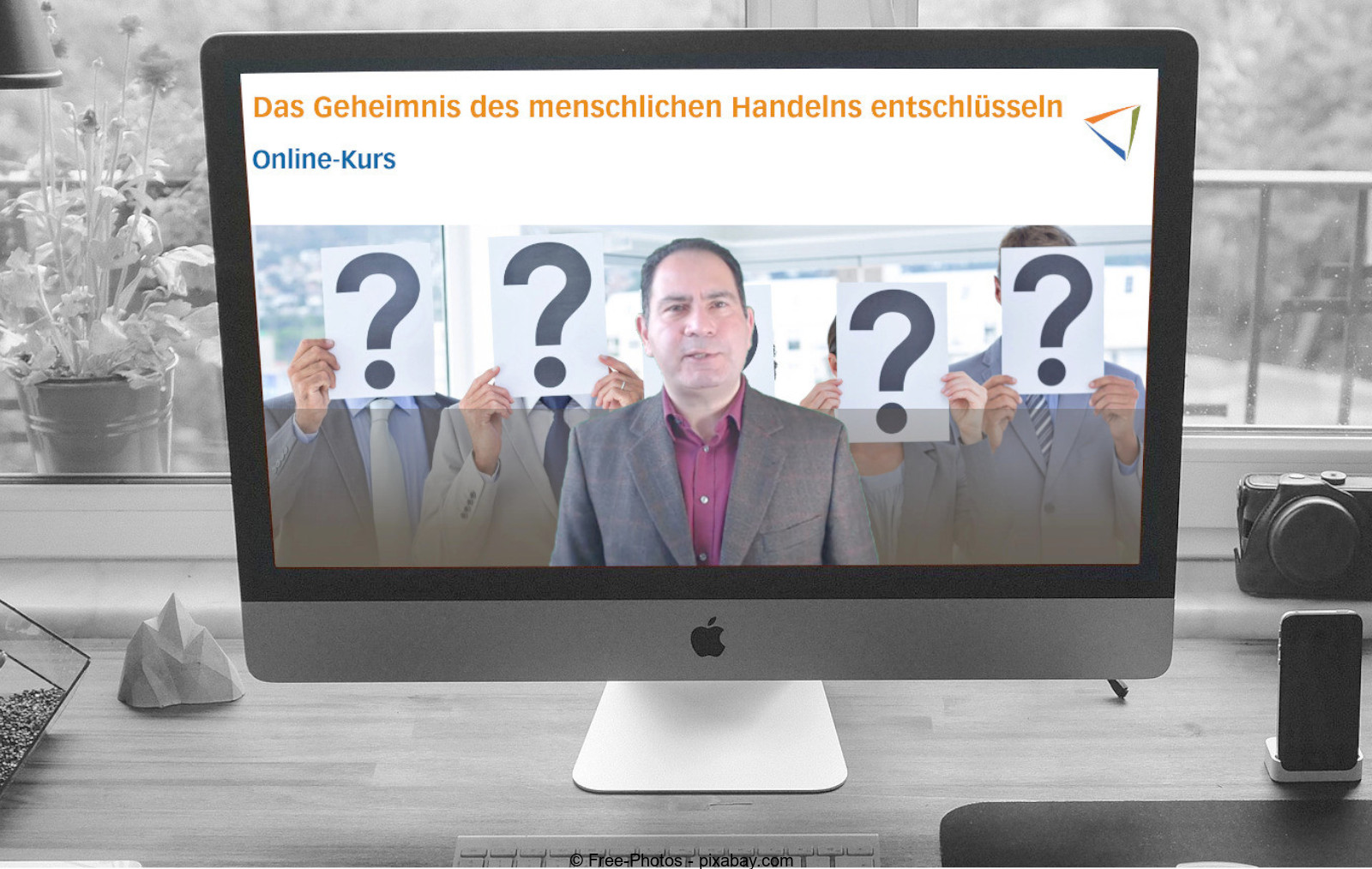 Bildschirm zeigt den Online-Kurs als roter Faden vom Online-Workshop